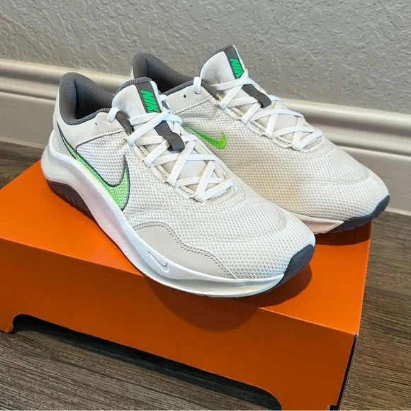 Nike Legend Essential 3 Men's Training Shoes White/Green DM1120-006 Size 11 NEW - Picture 2 of 9